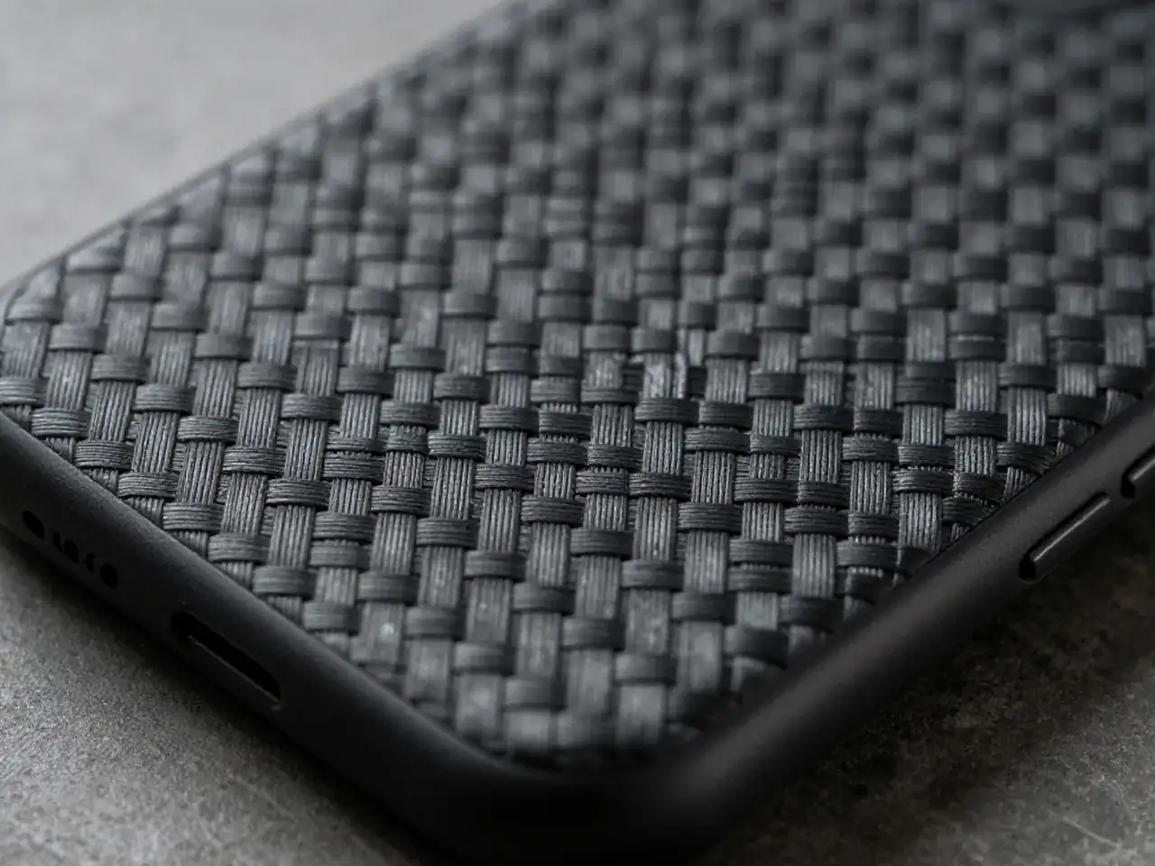 HANDSOME aramid fibre phone case